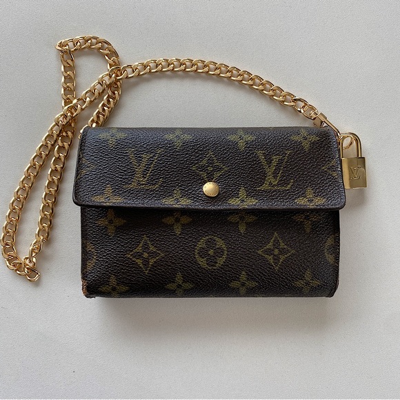 Louis Vuitton Handbags - Louis Vuitton Monogram Brown Trifold Wallet & LV Lock